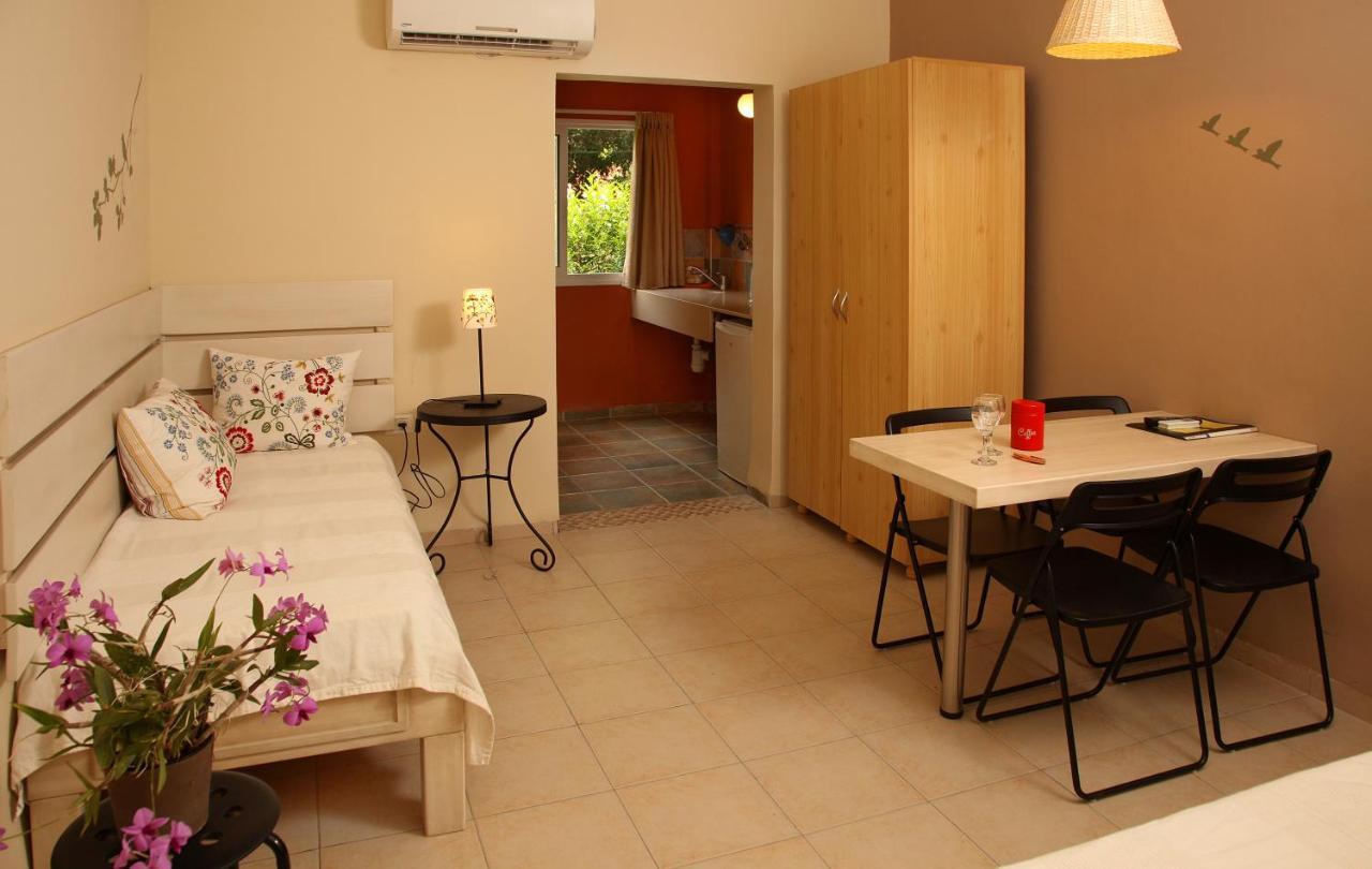 Shaar Hagolan Kibbutz Country Lodging Eksteriør billede