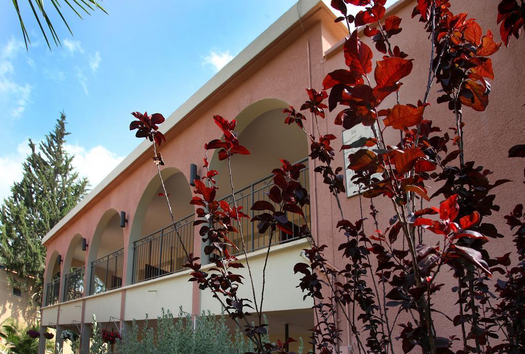 Shaar Hagolan Kibbutz Country Lodging Eksteriør billede