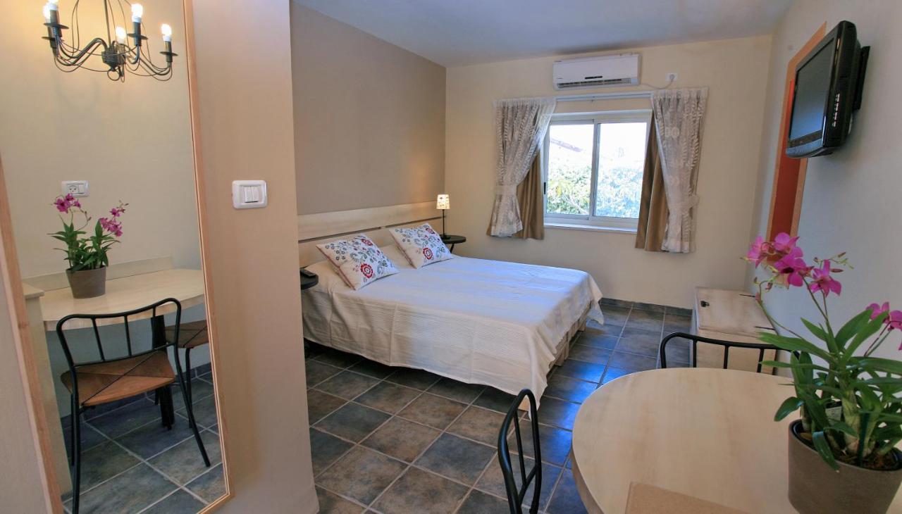 Shaar Hagolan Kibbutz Country Lodging Eksteriør billede