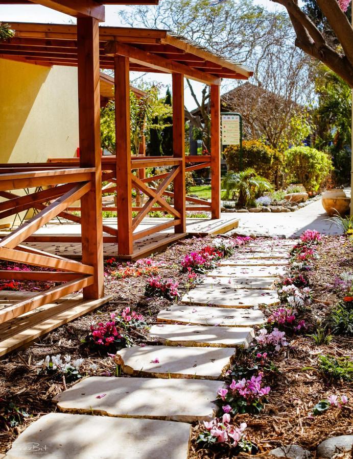 Shaar Hagolan Kibbutz Country Lodging Eksteriør billede